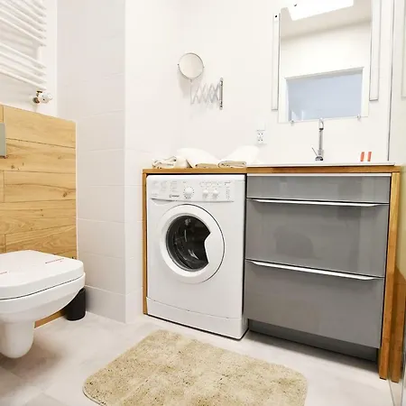 Mietowy Z Miejscem Postojowym W Garazu Apartament Kołobrzeg