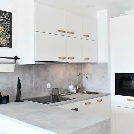 Mietowy Z Miejscem Postojowym W Garazu Apartament